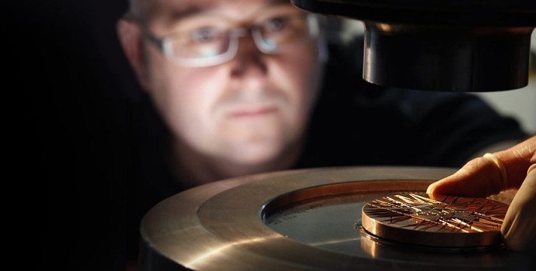 The Eos Layton Phenomenon: Engineering Precision Meets Innovation in Modern Technology